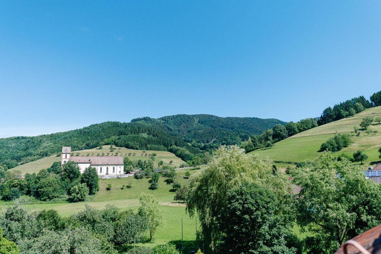 Moderne 2 Zi.-Fewo Blackforest Art Naehe Freiburg Simonswald Exteriör bild