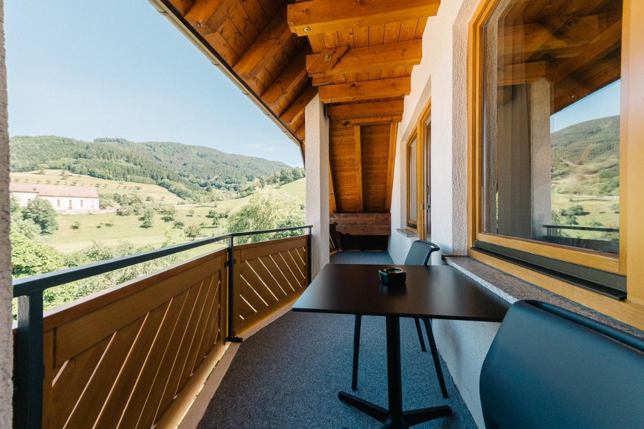 Moderne 2 Zi.-Fewo Blackforest Art Naehe Freiburg Simonswald Exteriör bild